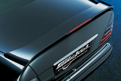 heckspoiler_mercedes_w124_limo_Goeckel.jpg